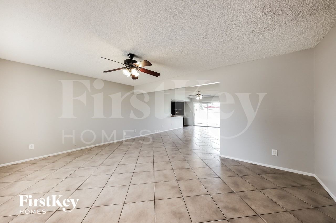 3636 W Beryl Ave - Photo 2 of 16