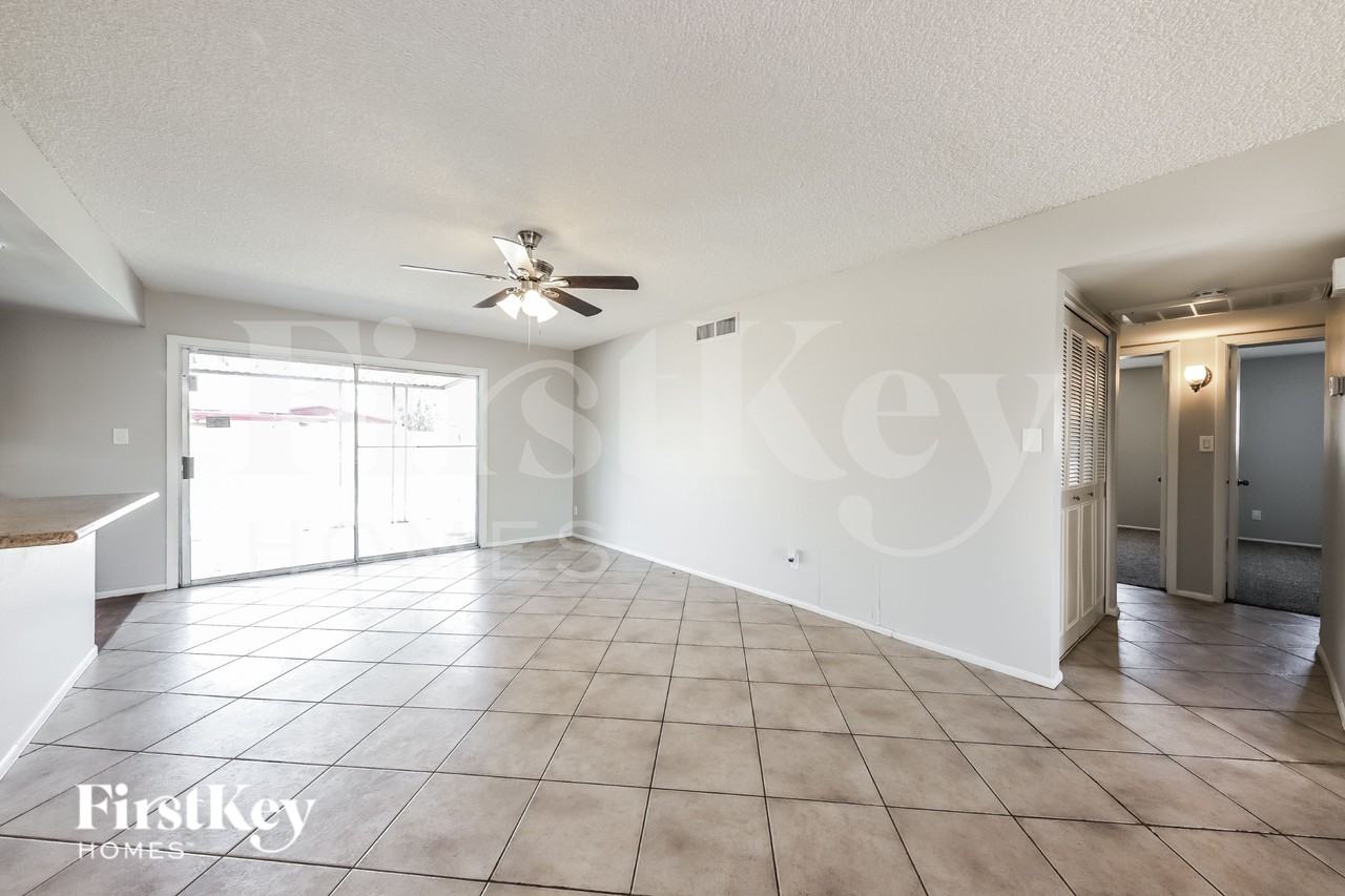 3636 W Beryl Ave - Photo 4 of 16