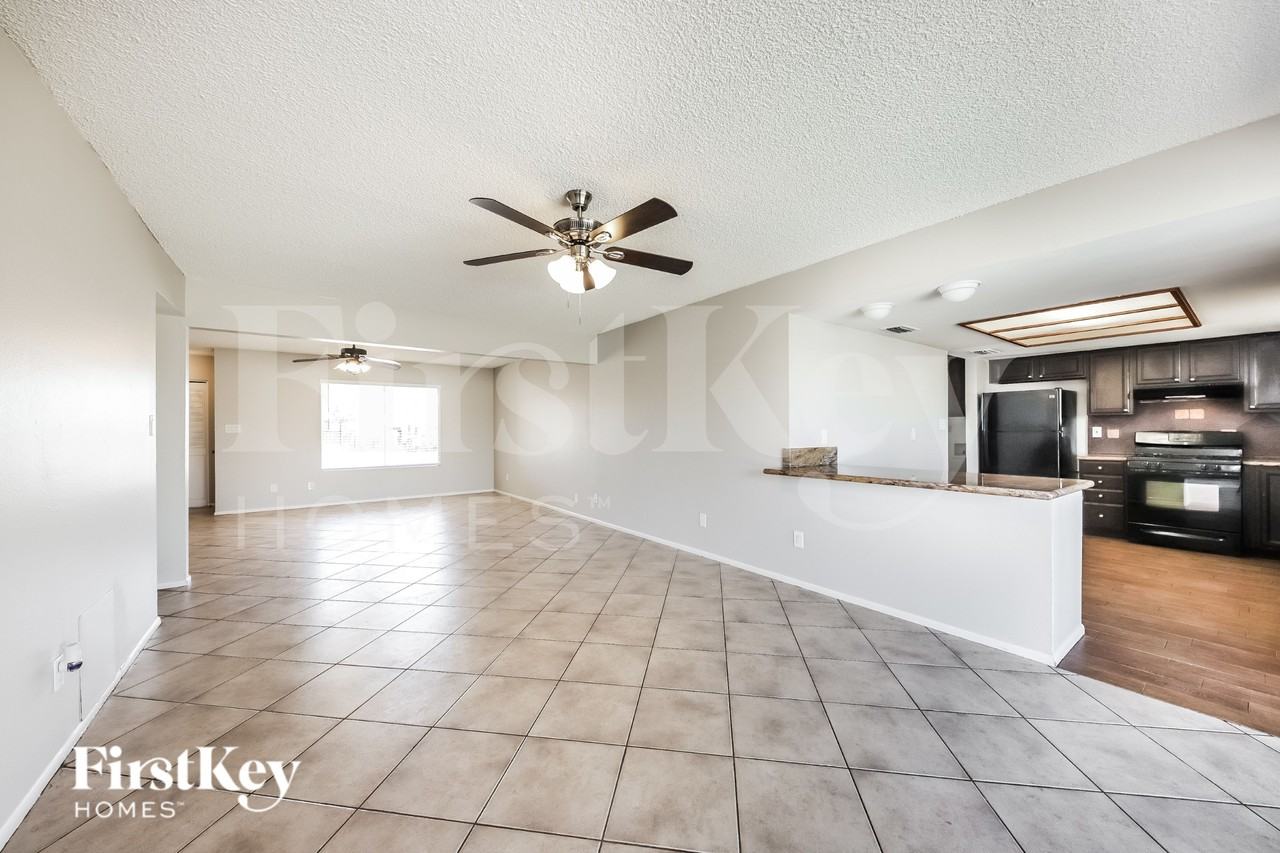 3636 W Beryl Ave - Photo 5 of 16