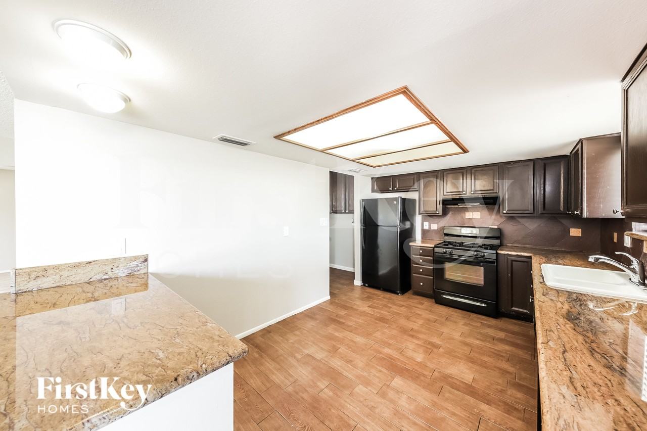 3636 W Beryl Ave - Photo 6 of 16