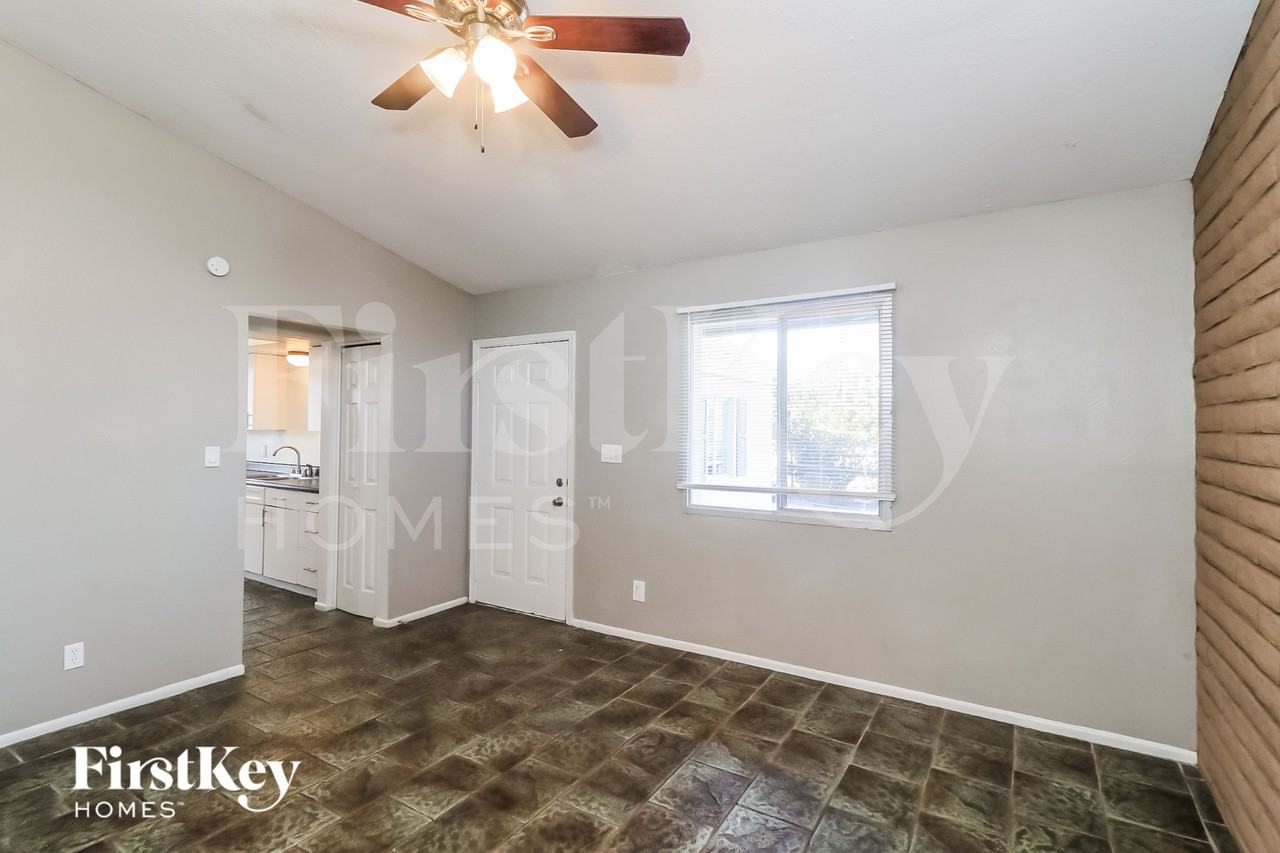 3320 S Margo Dr - Photo 2 of 18