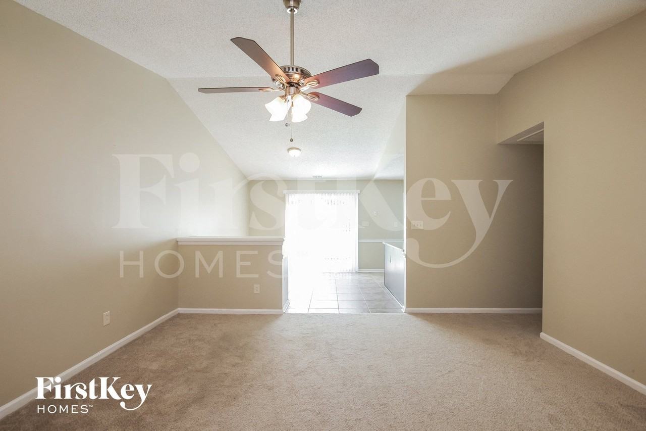 3204 Faircroft Way - Photo 3 of 15
