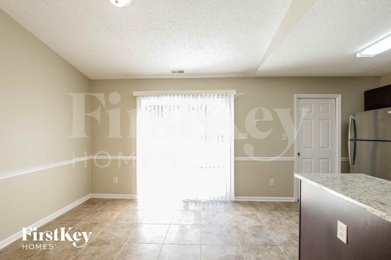 3204 Faircroft Way - Photo 5 of 15