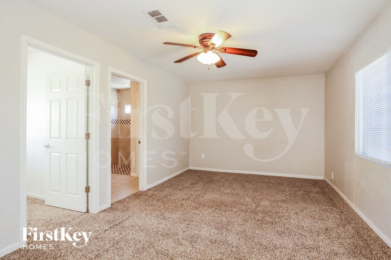 2907 E Michelle Dr - Photo 7 of 16