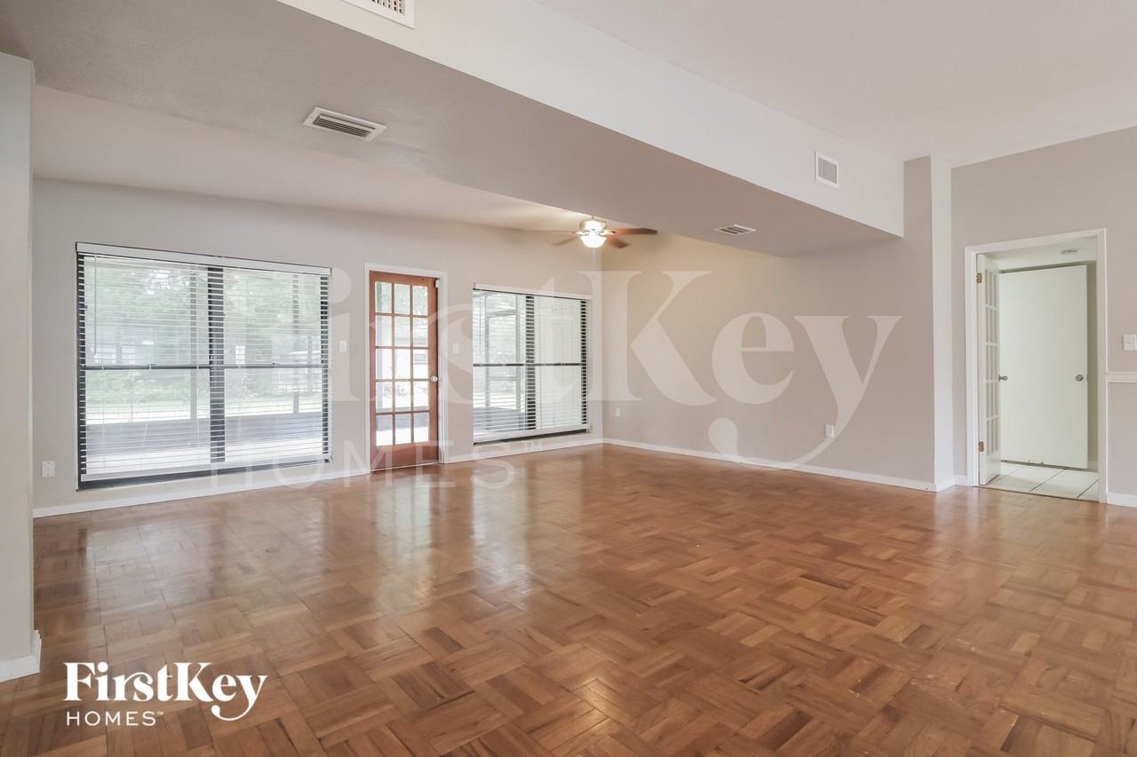 2812 Walnut St - Photo 2 of 15