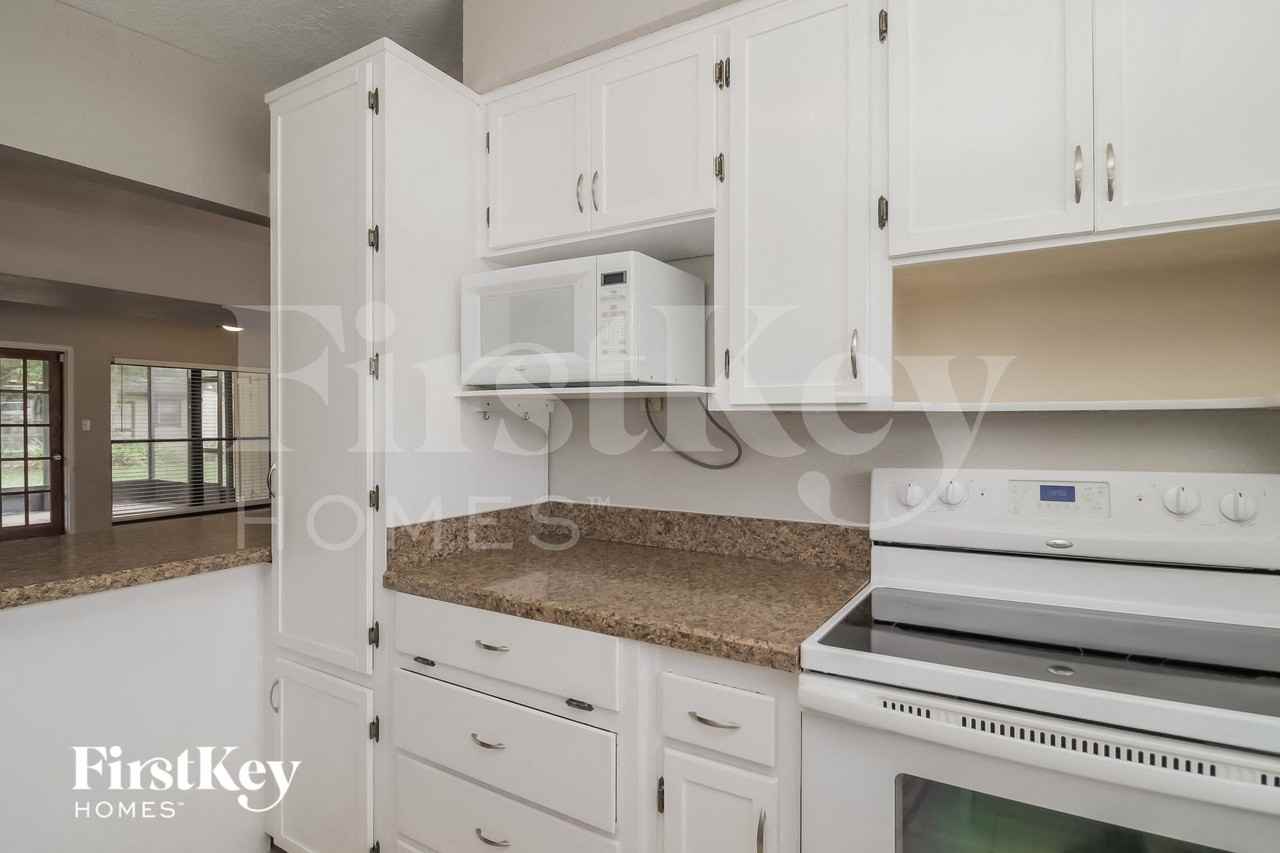 2812 Walnut St - Photo 6 of 15