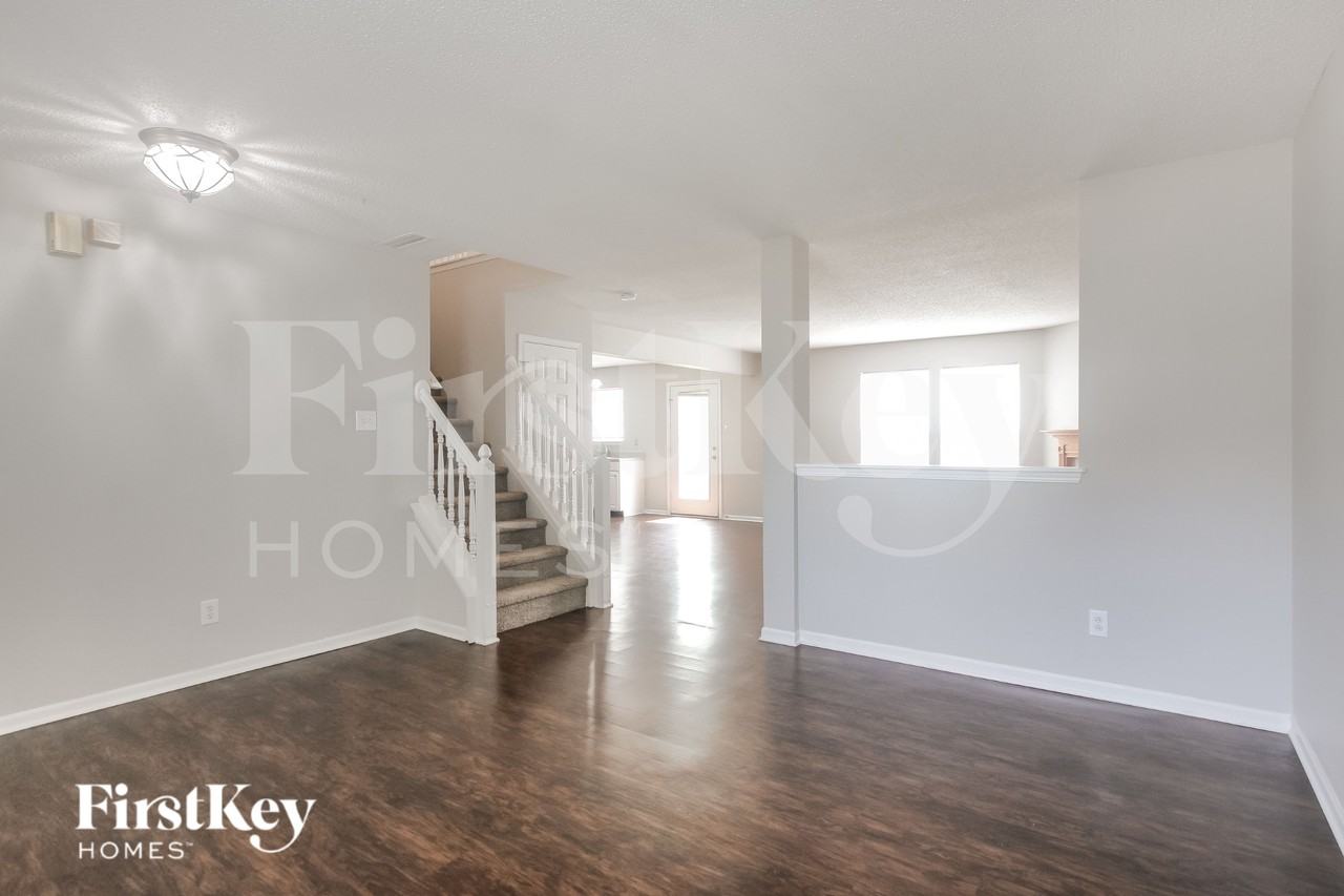 2458 Providence Ct - Photo 2 of 16