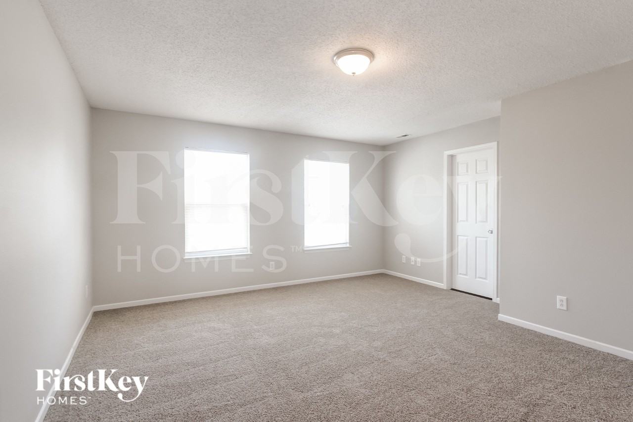 2458 Providence Ct - Photo 6 of 16