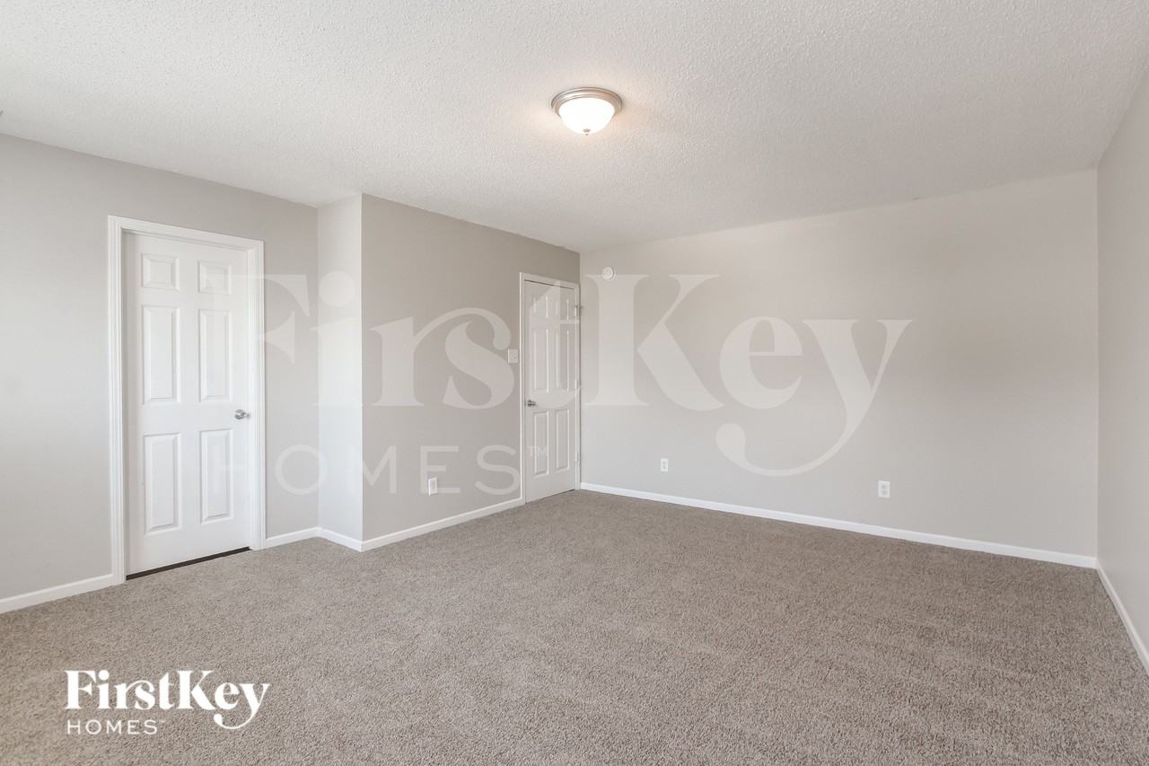 2458 Providence Ct - Photo 7 of 16