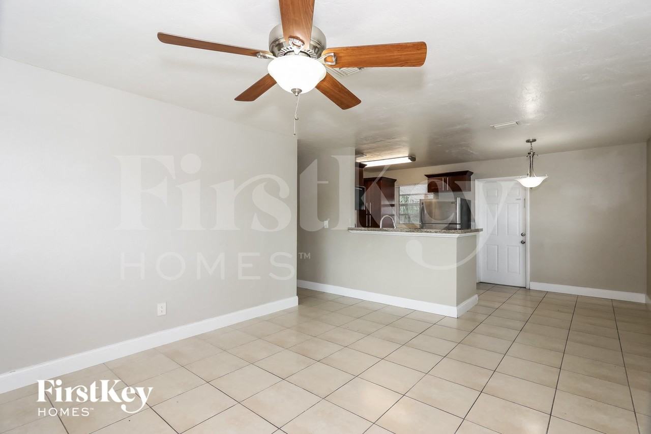 2350 Swter - Photo 2 of 15