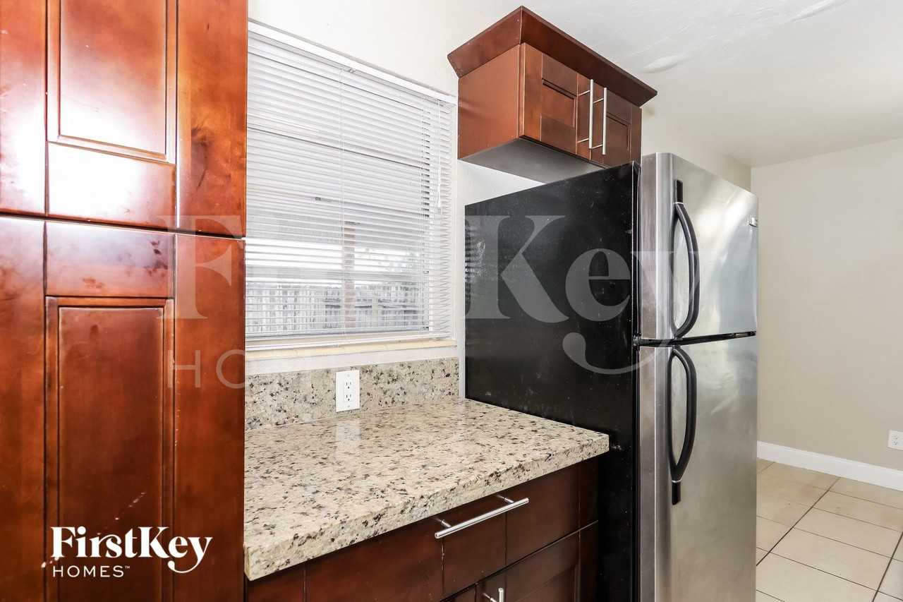 2350 Swter - Photo 5 of 15