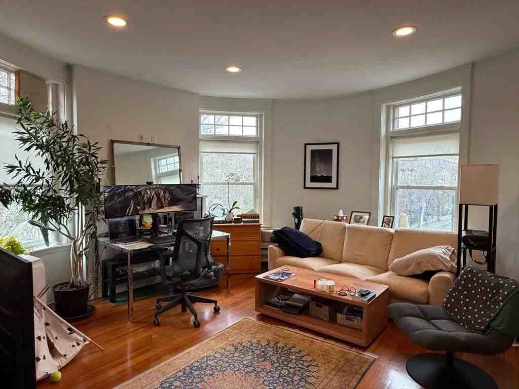 1871 Beacon St #4 - Photo 3 of 9