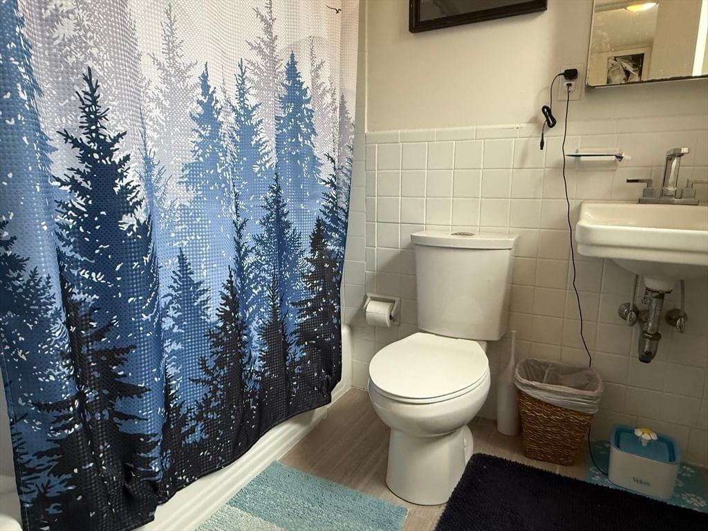 1871 Beacon St #4 - Photo 4 of 9