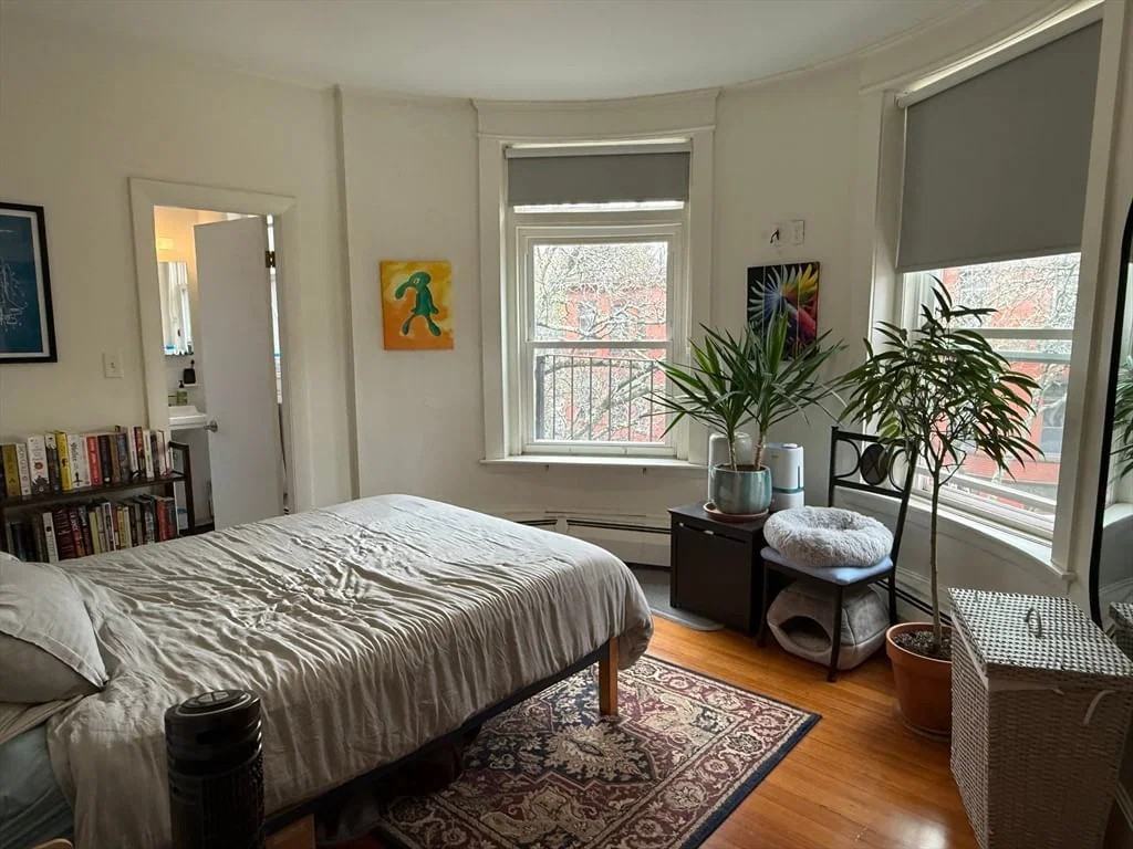 1871 Beacon St #4 - Photo 6 of 9