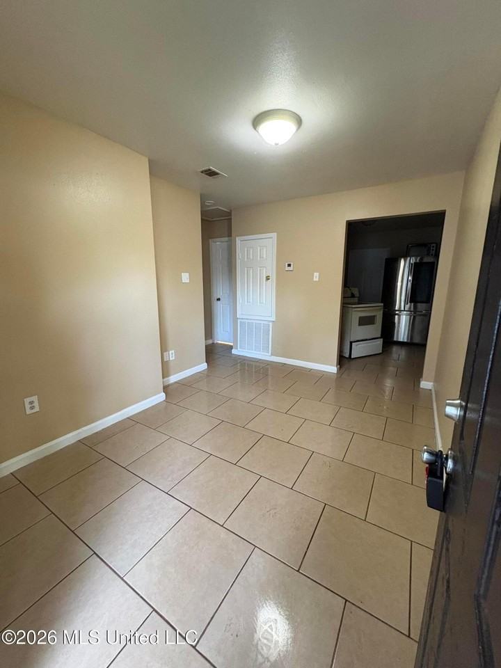 6525 Jasmine St - Photo 2 of 8