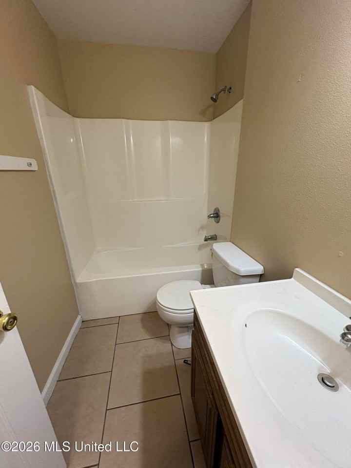 6525 Jasmine St - Photo 3 of 8