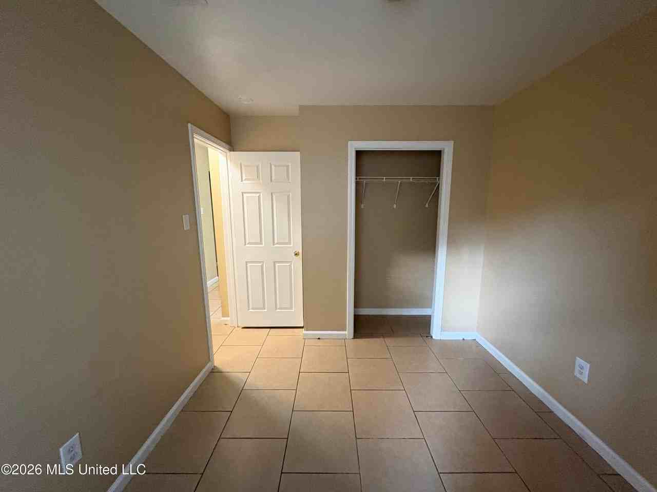 6525 Jasmine St - Photo 6 of 8