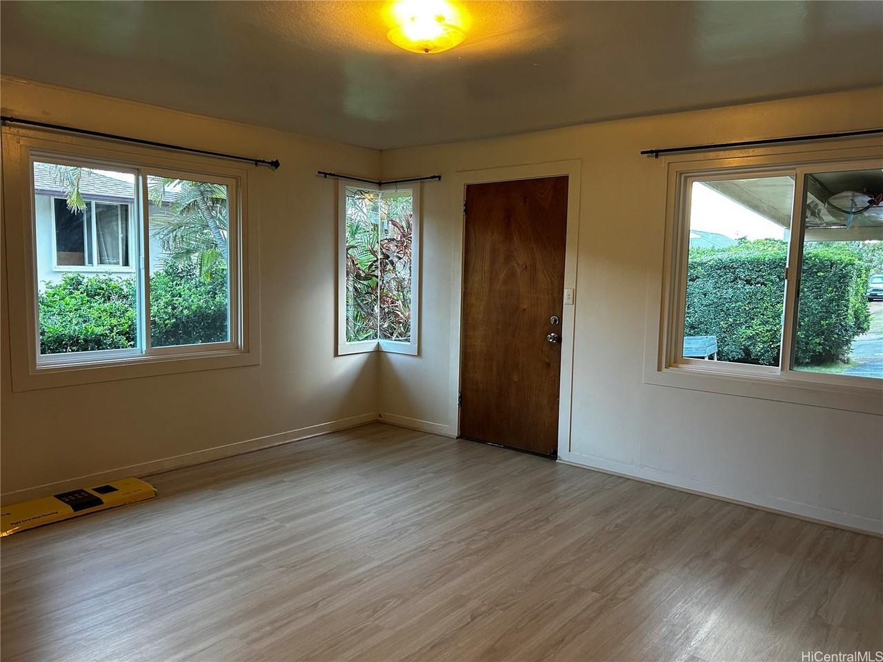 1957 Wilhelmina Rise - Photo 4 of 13