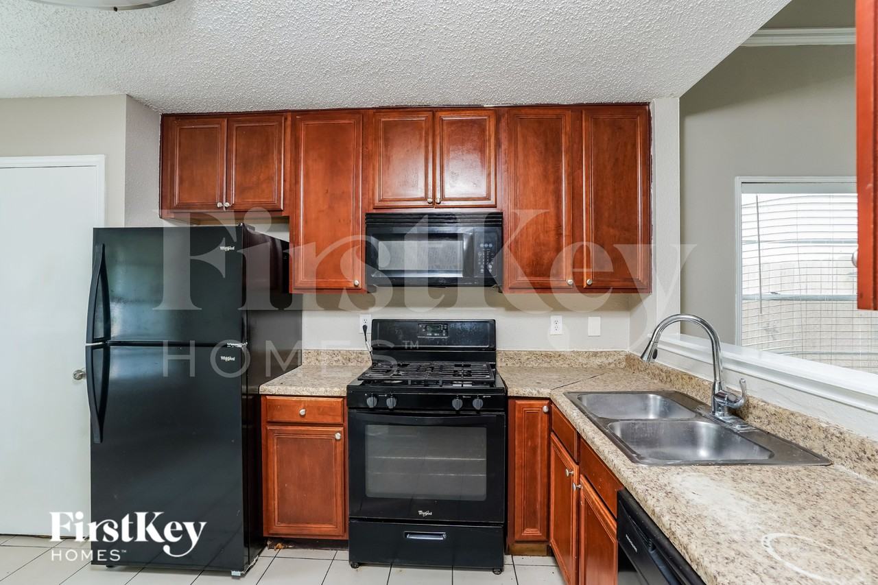 14615 Briton Cove Dr - Photo 7 of 16