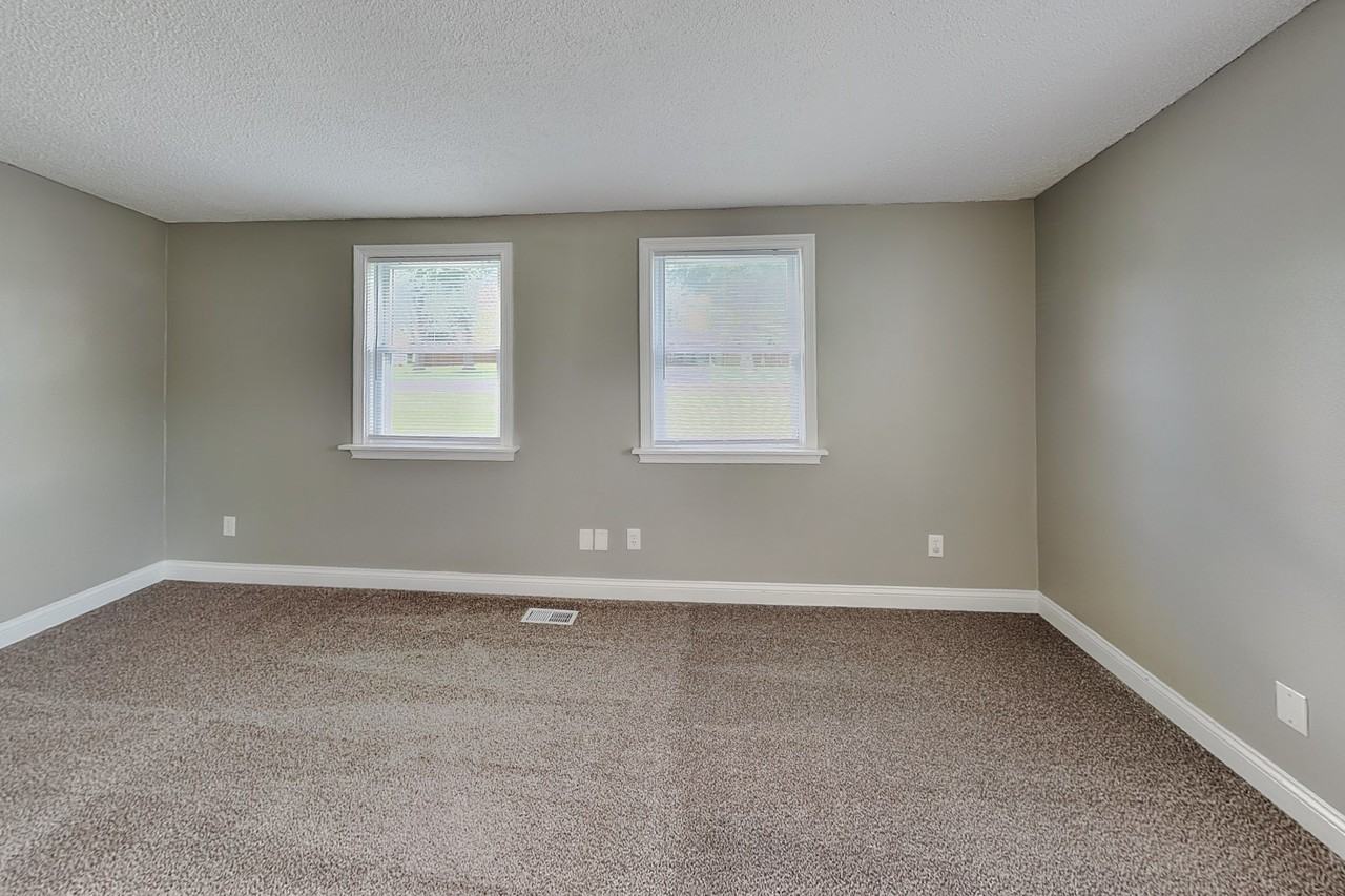 2604 E Murry St - Photo 4 of 16