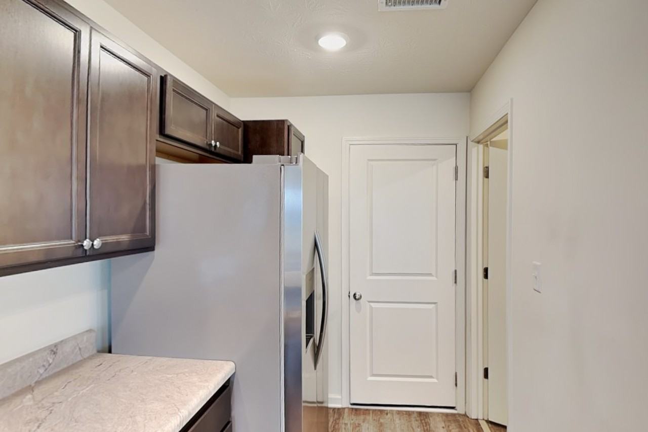 2835 Strauss Ln - Photo 5 of 18