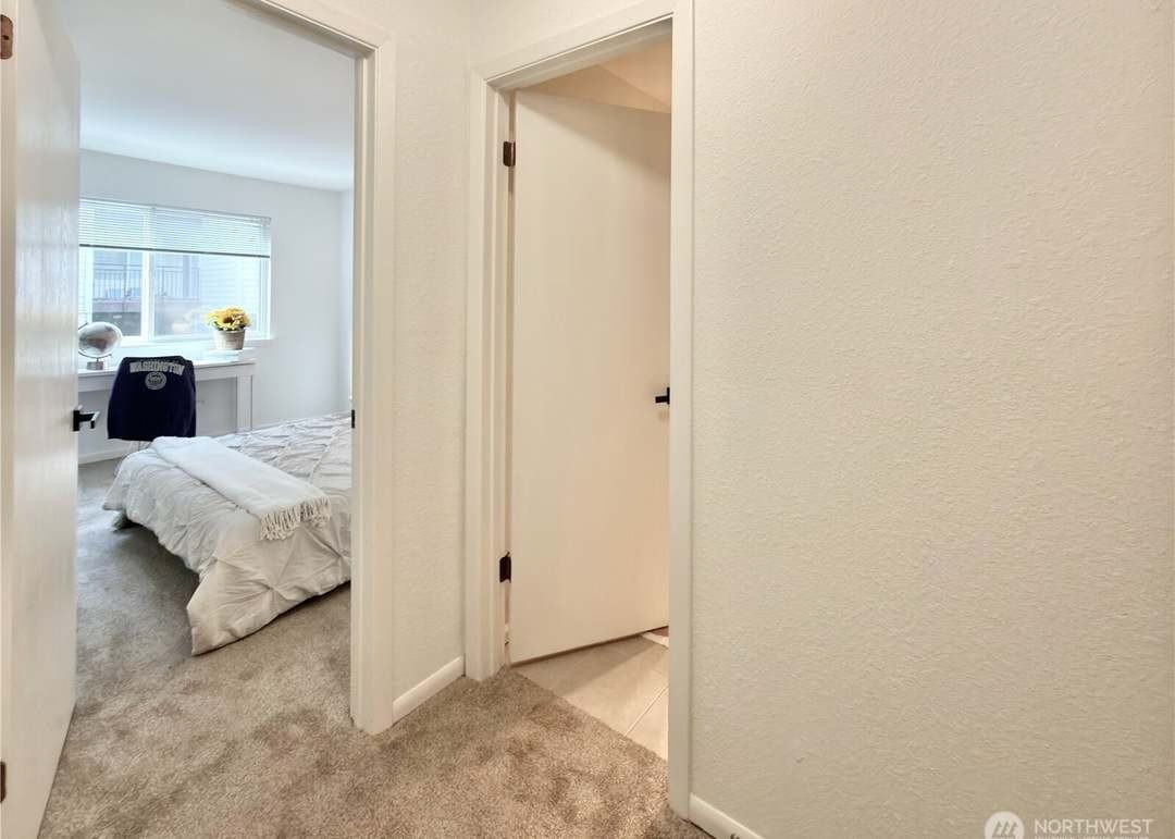 5834 Ne 75th St #B202 - Photo 2 of 13
