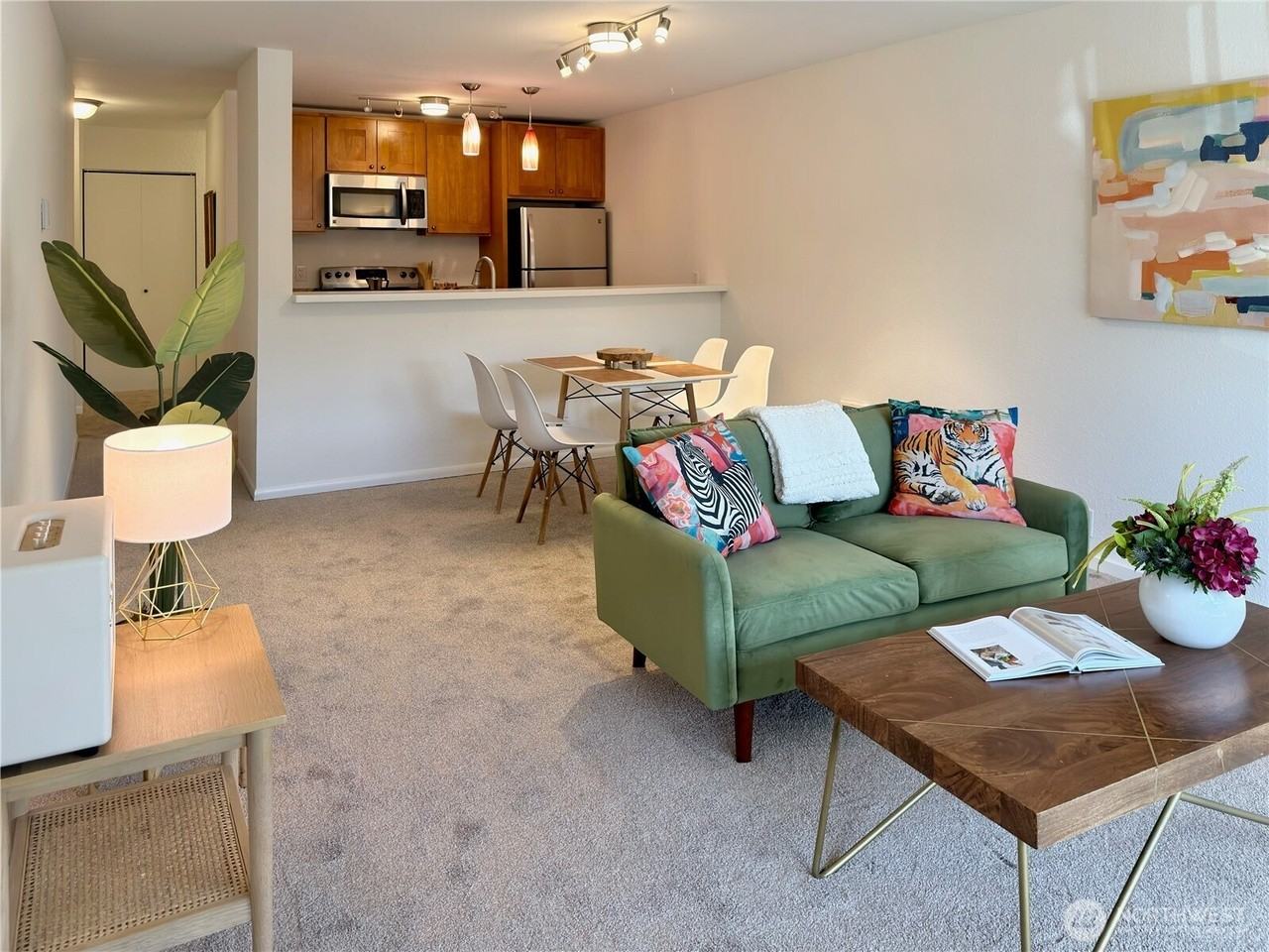 5834 Ne 75th St #B202 - Photo 3 of 13
