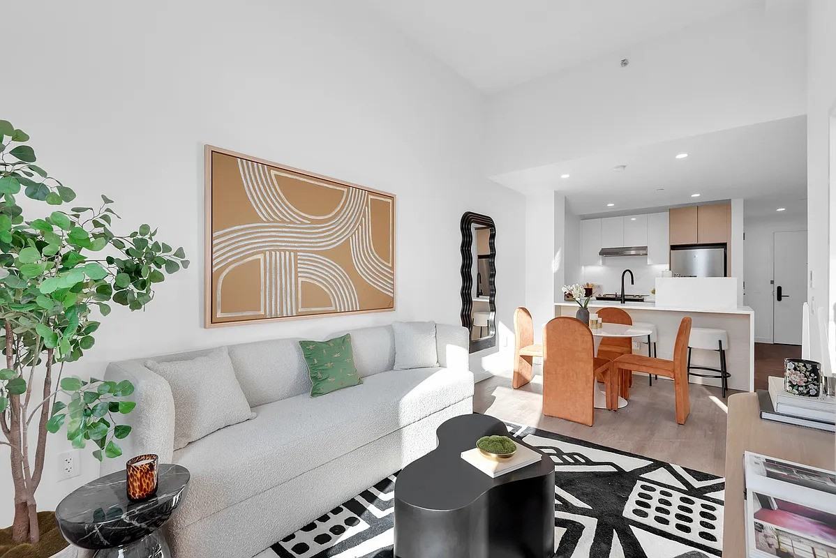 9881 Queens Blvd - Photo 4 of 5