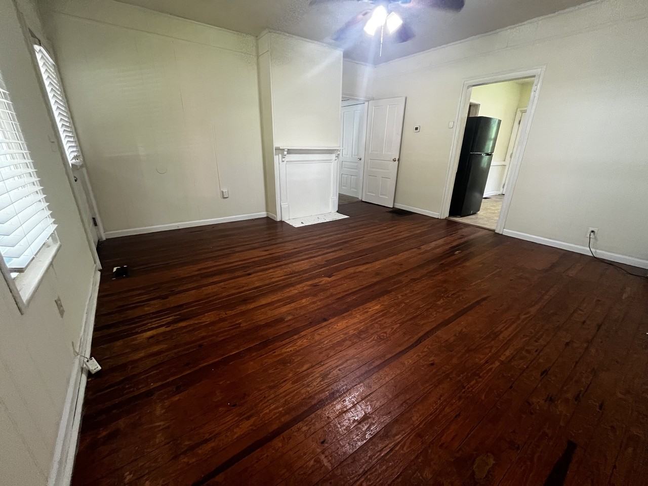 304 Broad St - Photo 3 of 24