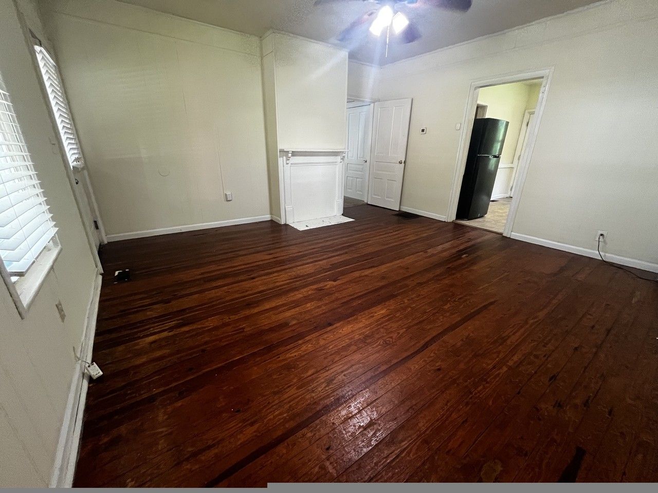 304 Broad St - Photo 5 of 24