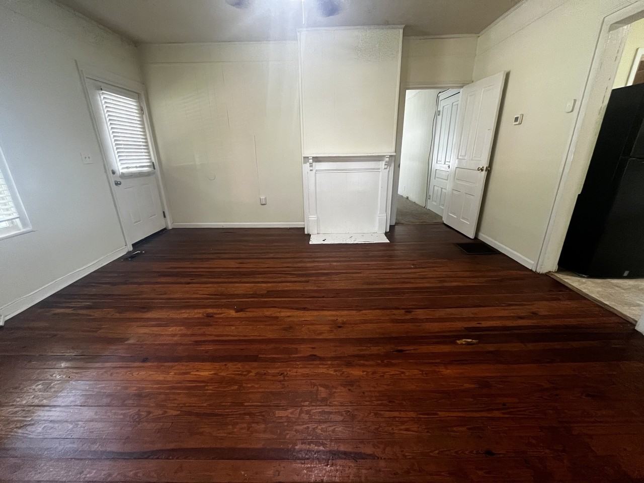 304 Broad St - Photo 6 of 24