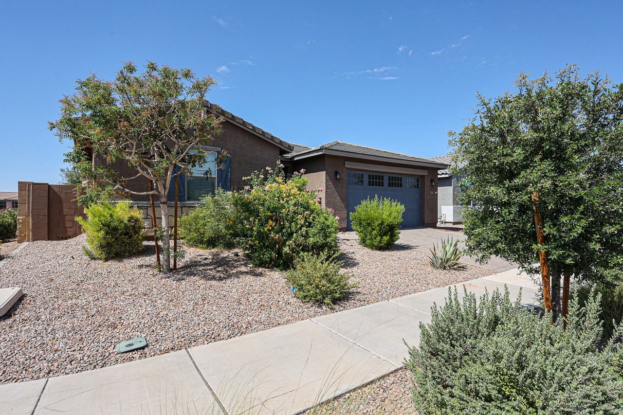 40622 W Williams Way - Photo 3 of 50
