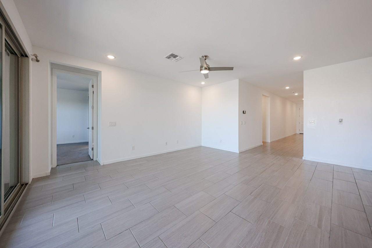 40622 W Williams Way - Photo 6 of 50