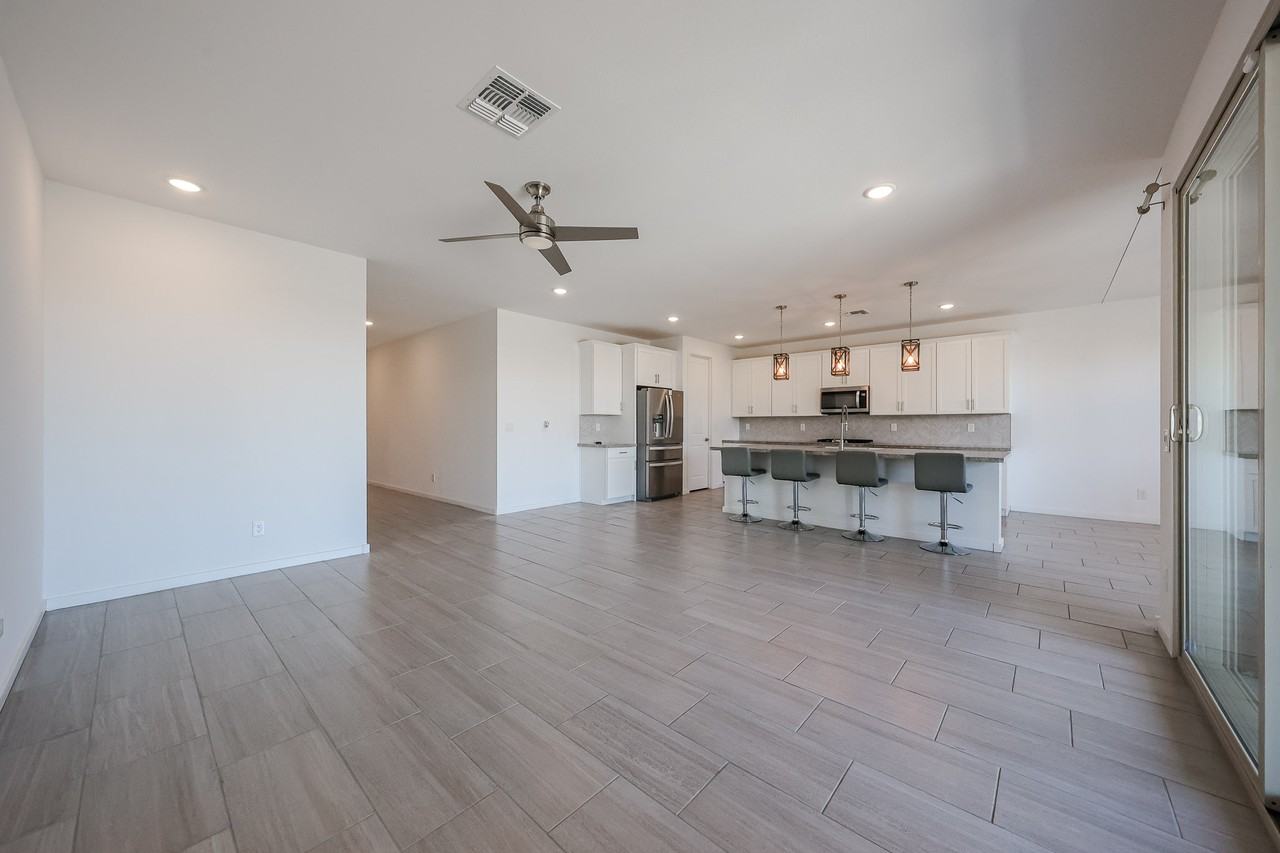 40622 W Williams Way - Photo 7 of 50