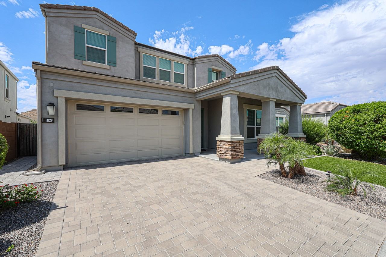 1829 E Saguaro Park Ln - Photo 3 of 50