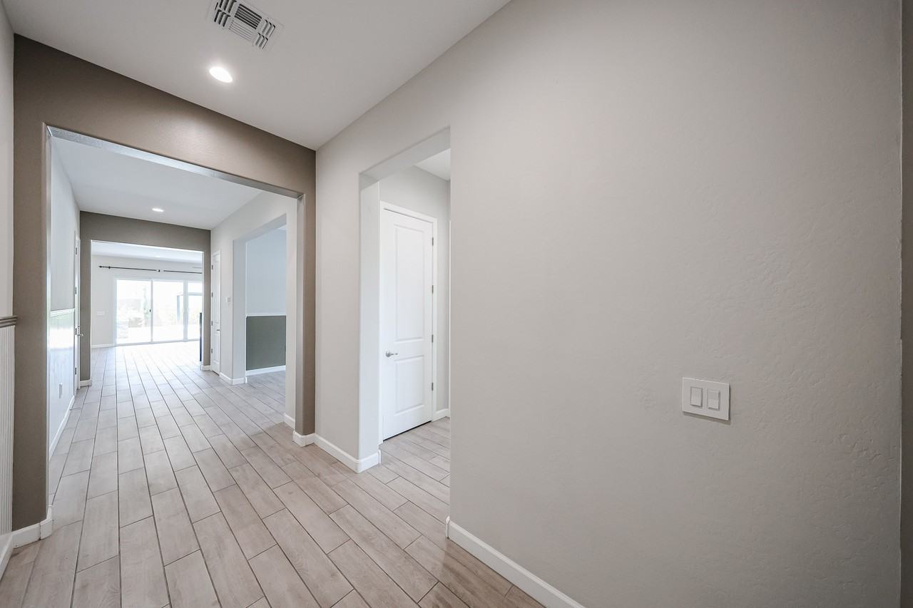 1829 E Saguaro Park Ln - Photo 6 of 50