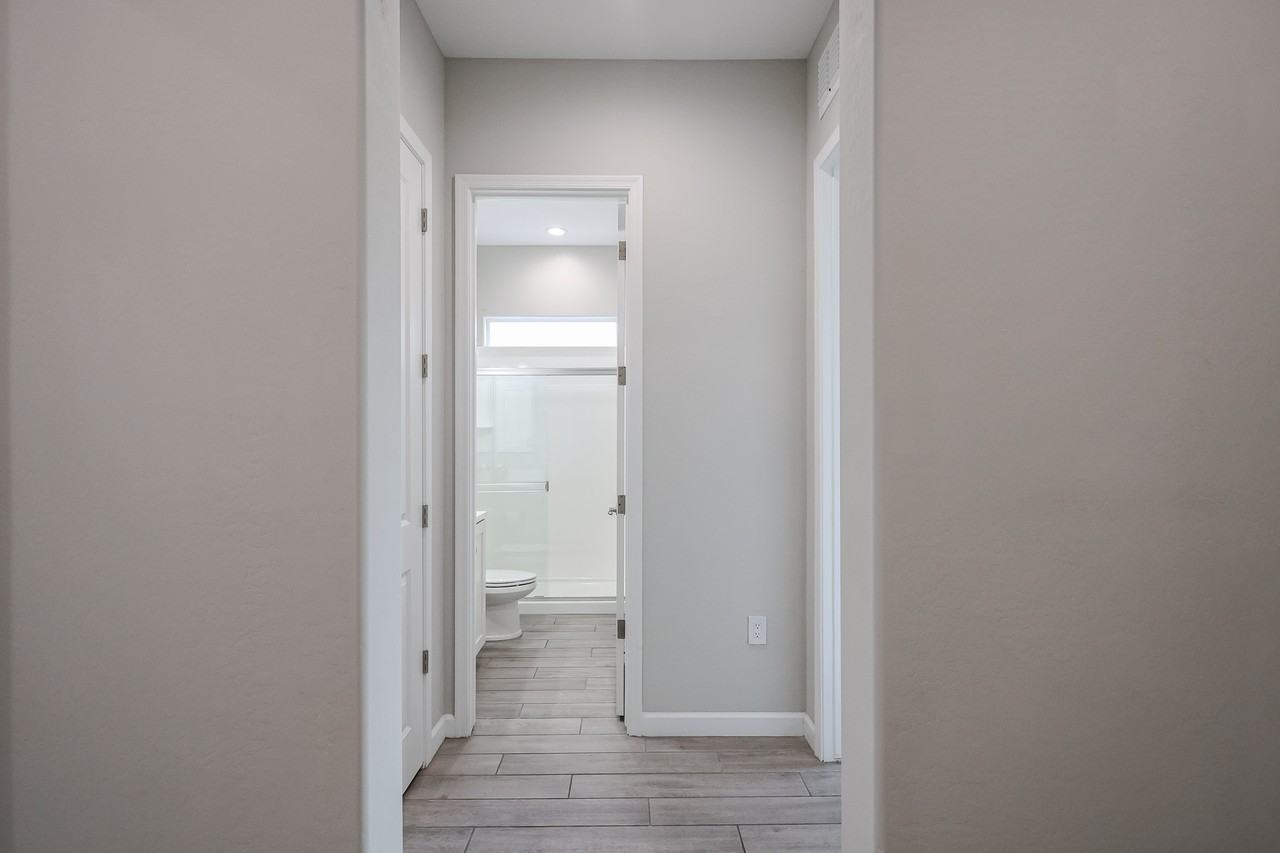 1829 E Saguaro Park Ln - Photo 7 of 50