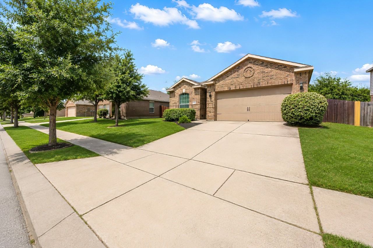 12645 Forest Lawn Rd - Photo 3 of 37