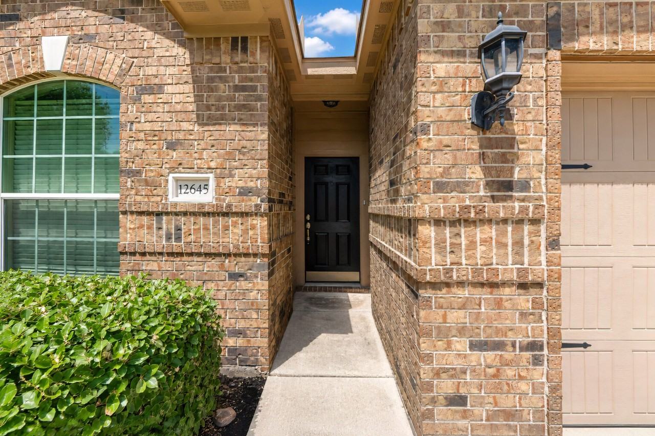 12645 Forest Lawn Rd - Photo 5 of 37