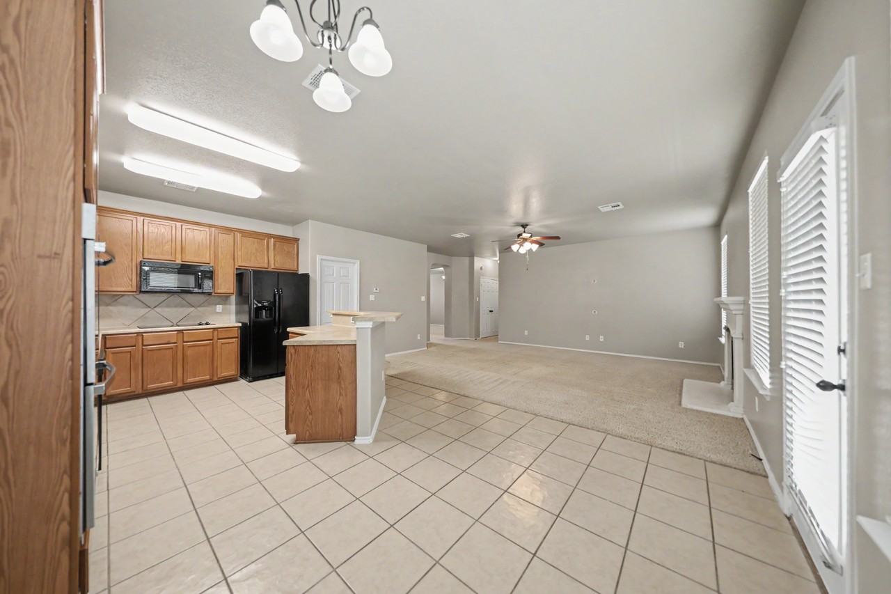 2203 Ryan Dr - Photo 7 of 36