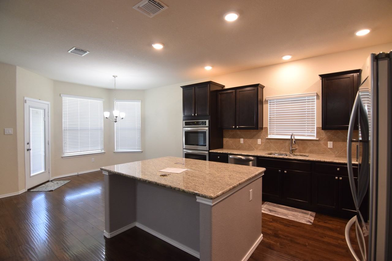 1114 Iron Glen Dr - Photo 6 of 33
