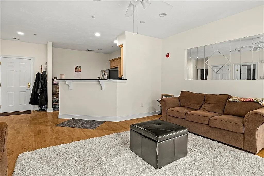 2201 Davenport Ave - Photo 7 of 21