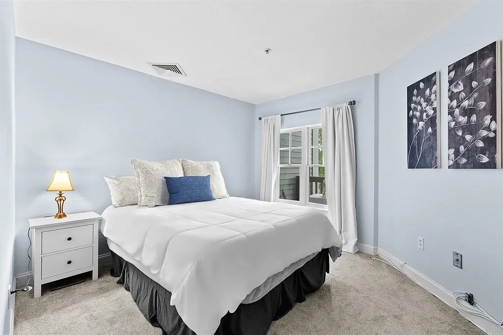 501 Commerce Dr - Photo 4 of 6
