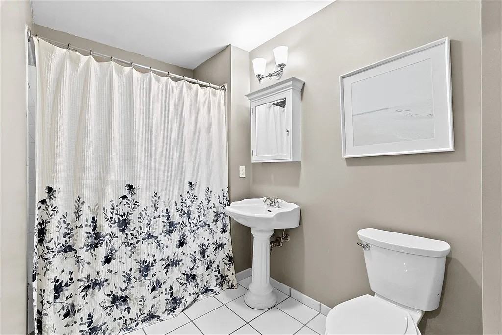501 Commerce Dr - Photo 5 of 6