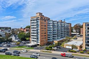 300 Lynn Shore Dr - Photo 1 of 1