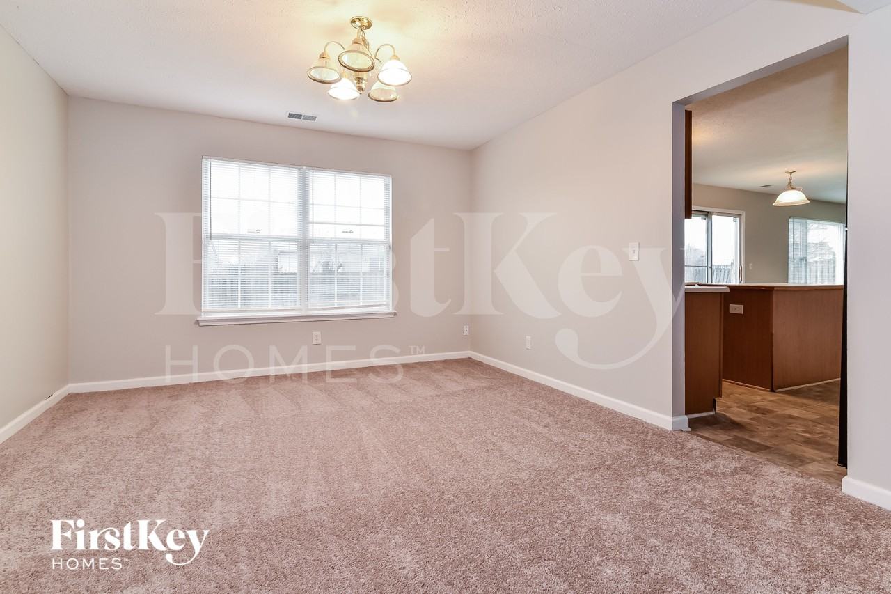 1116 Fontana Ct - Photo 5 of 16
