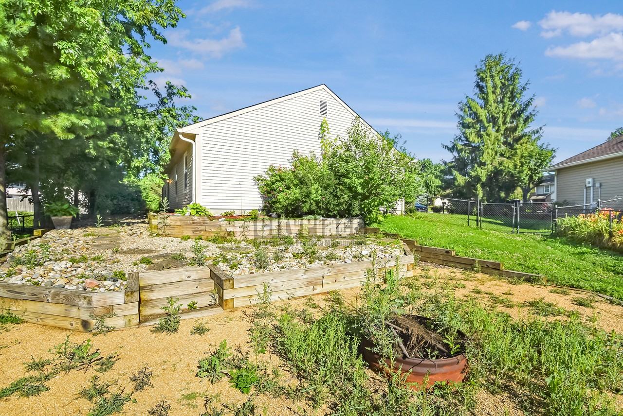 4617 Welton St - Photo 6 of 26