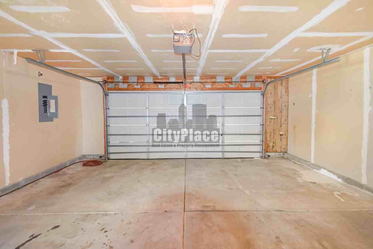 4617 Welton St - Photo 7 of 26