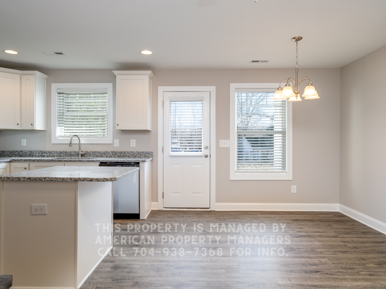 490 W F St - Photo 4 of 14
