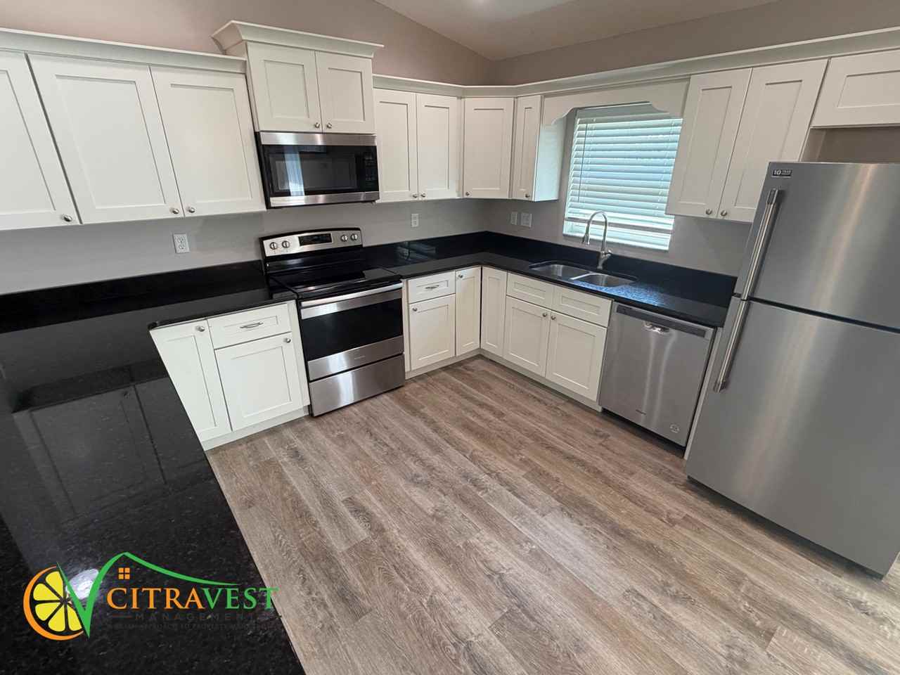 10804 N Burbank Ave - Photo 3 of 14